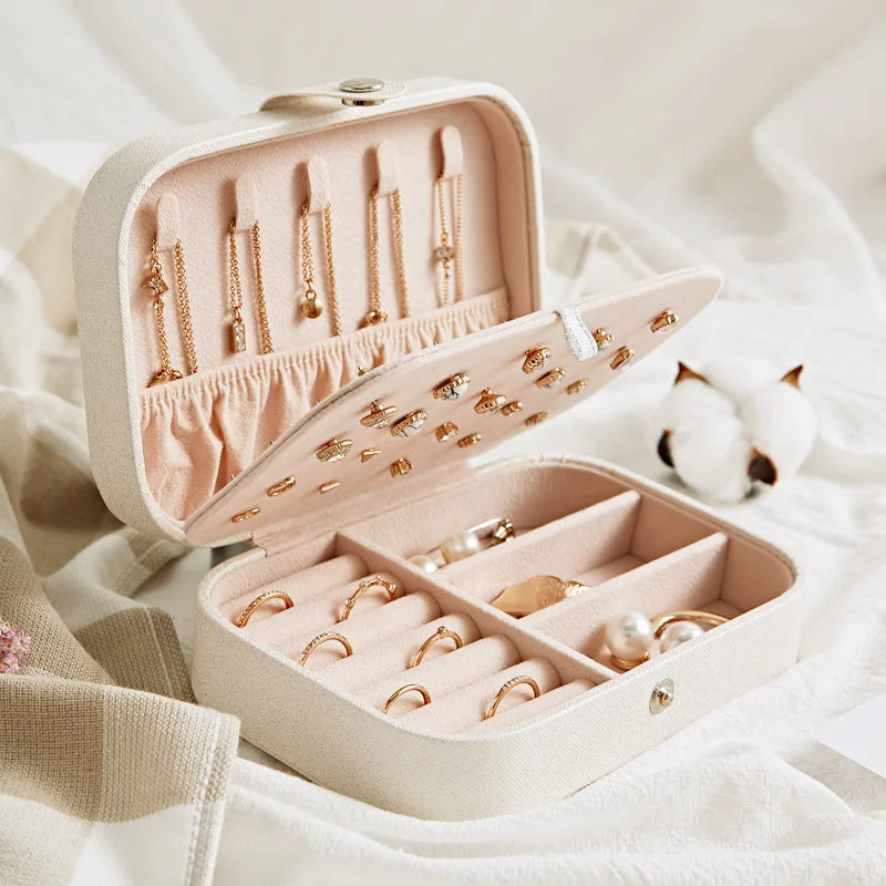 Boîte à bijoux de voyage – Organisateur élégant pour bagues, boucles d’oreilles et bracelets
